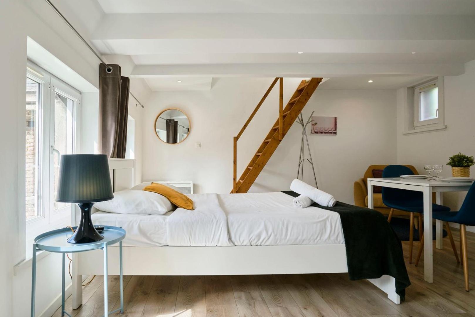 Lille Hypercentre Gares - Small Suite Bagian luar foto