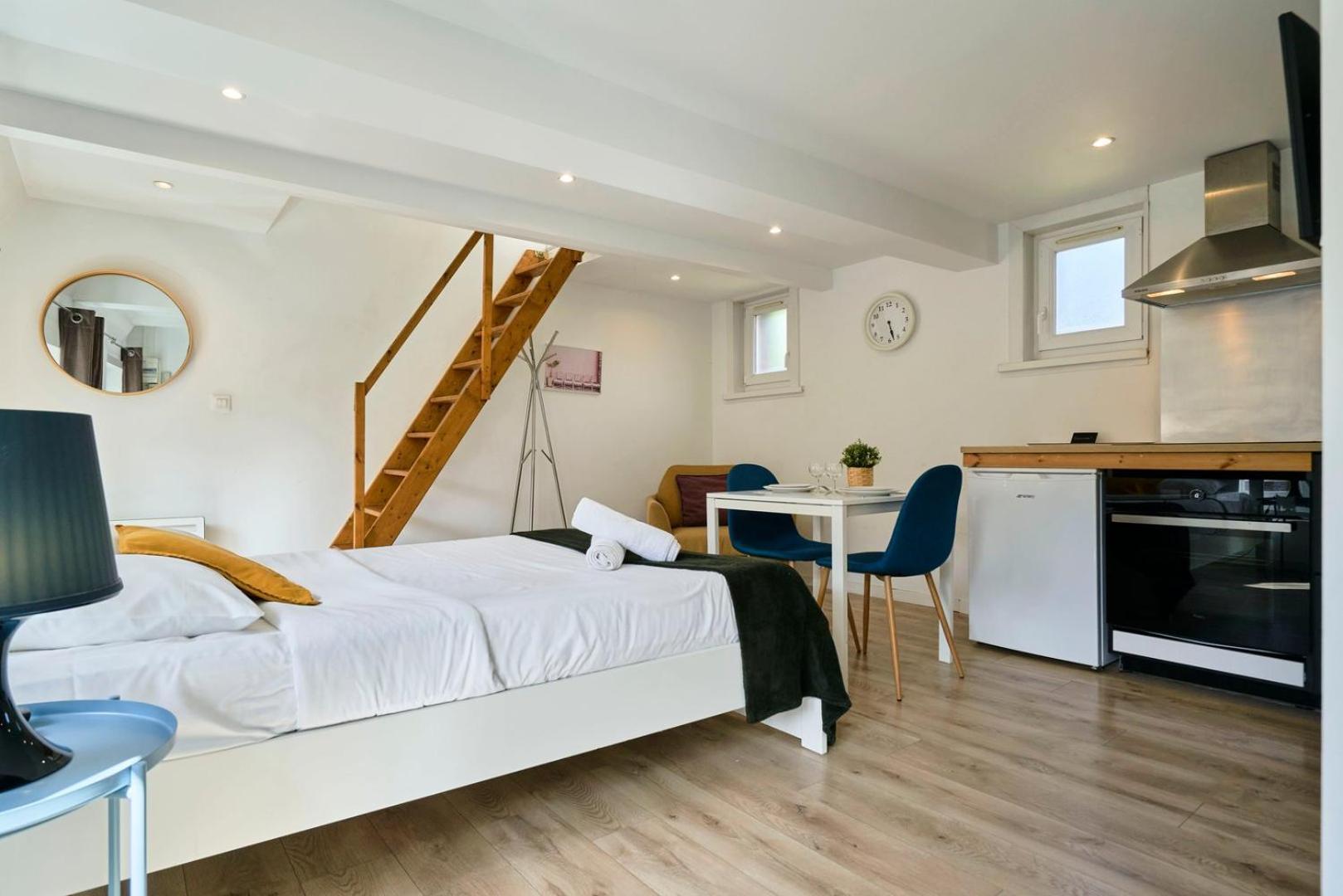 Lille Hypercentre Gares - Small Suite Bagian luar foto