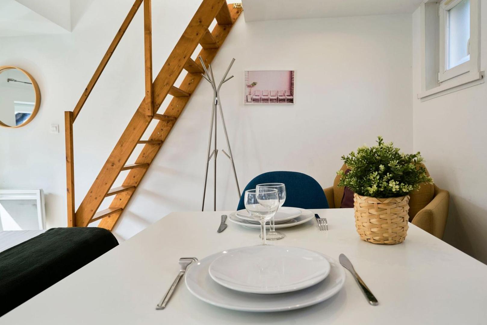 Lille Hypercentre Gares - Small Suite Bagian luar foto
