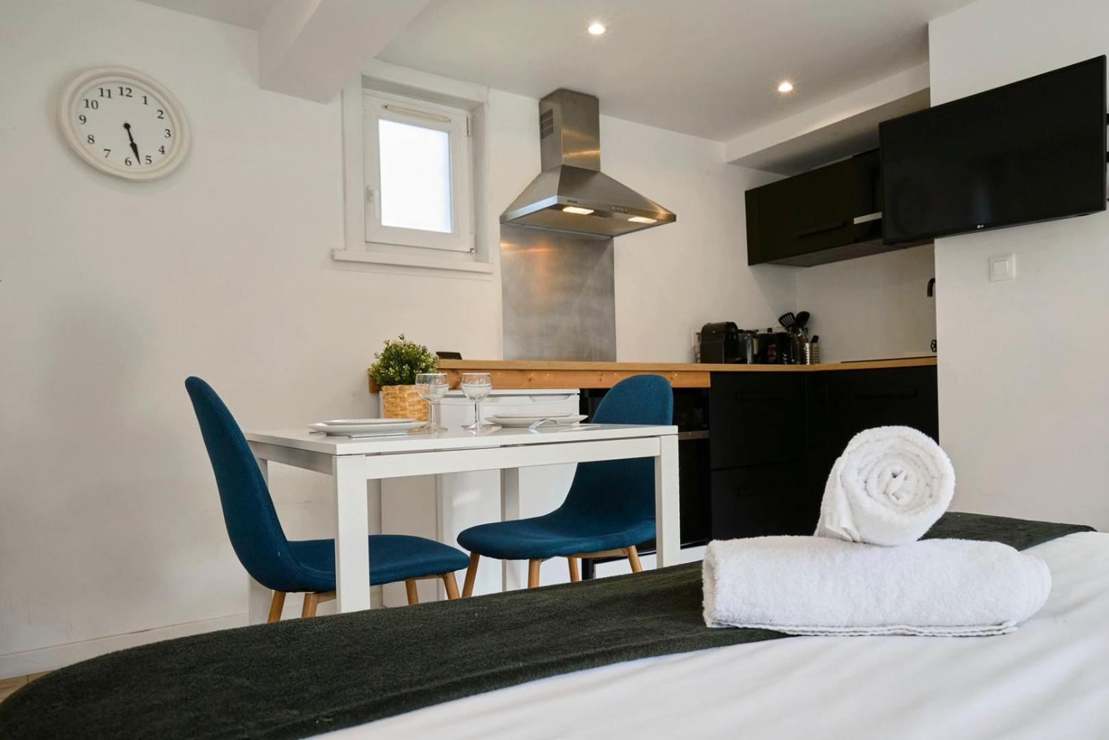 Lille Hypercentre Gares - Small Suite Bagian luar foto